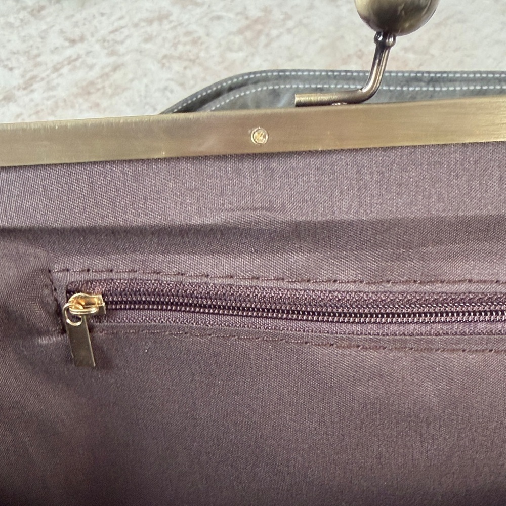 Elegant Gray Vintage-Style Women's Bag - Picture 6 of 6